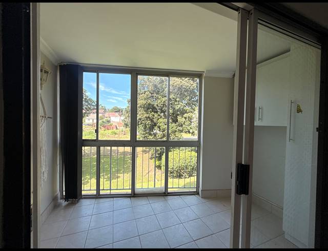 2 BEDROOM APARTMENT FOR SALE IN MALVERN